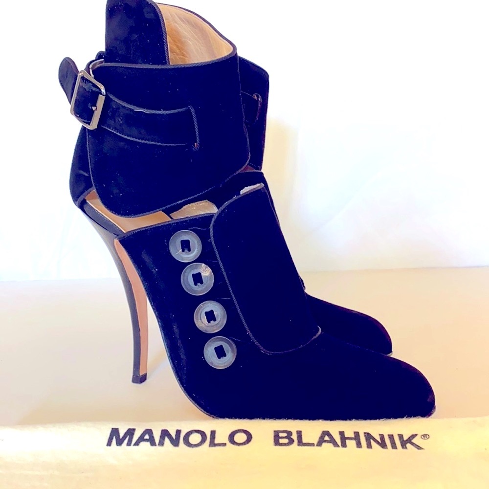- Manolo Blahnik Black Suede Button Boot Heels 39.5